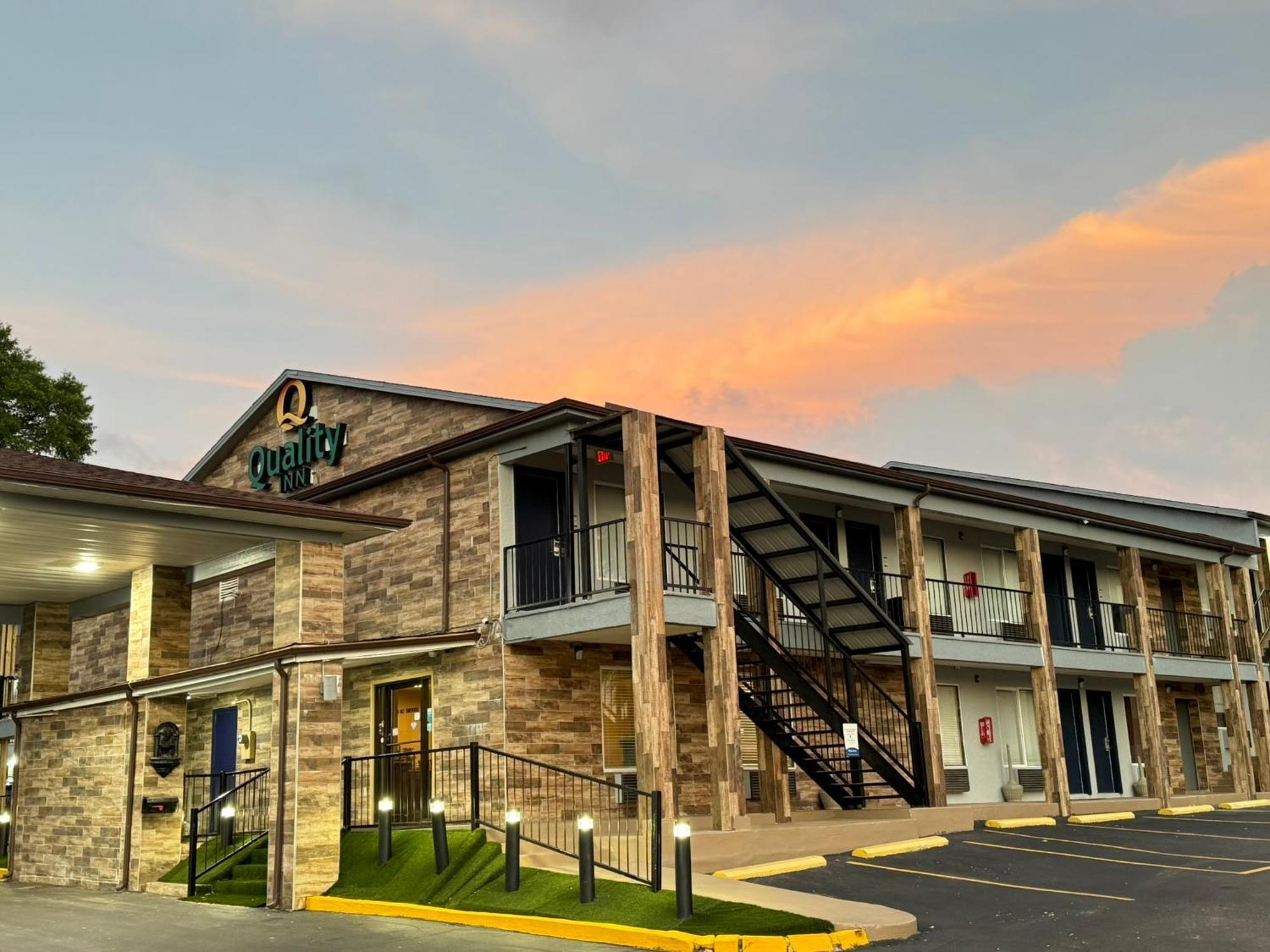 Quality Inn Крествью Экстерьер фото