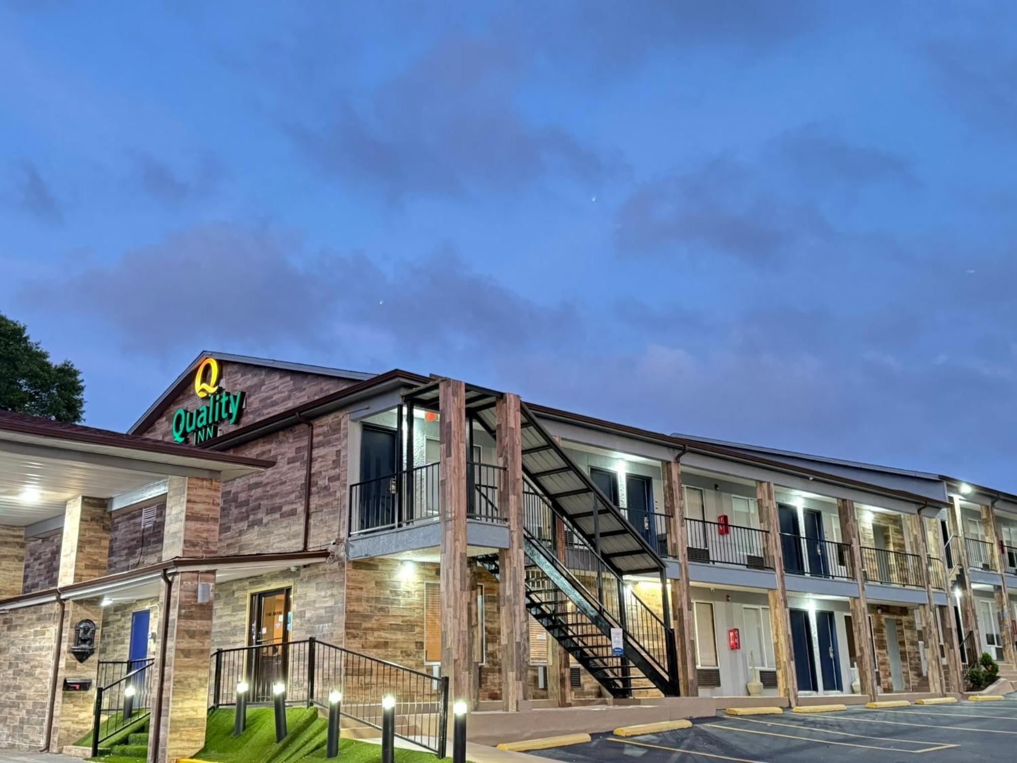 Quality Inn Крествью Экстерьер фото